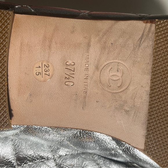 CHANEL Metallic Silver Flats - Picture 7 of 12